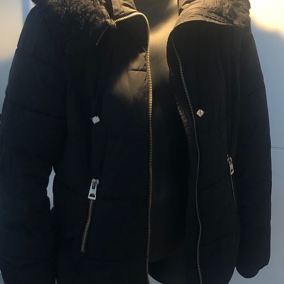 Womans Black Puffer Jacket by GUESS - Medium - Picture 2 of 9